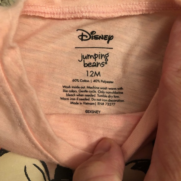 ❤️ 4/$20 NWOT Minnie & Mickey Mouse Kiss T-Shirt - Picture 3 of 4